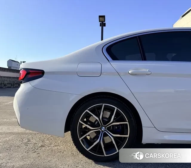 BMW 5 Series (G30) id 3607176 из Кореи 19