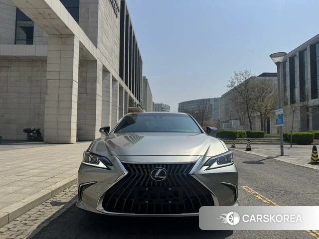 Lexus ES id 4273657 из Китая 14