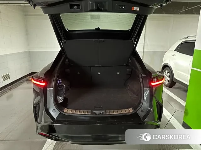 Lexus RZ450e id 3695618 из Кореи 20