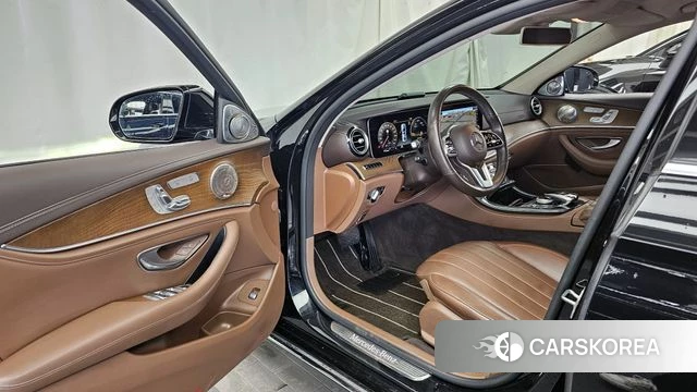 Mercedes-Benz E-Class W213 id 4294365 из Кореи 33