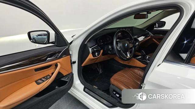 BMW 5 Series (G30) id 3898833 из Кореи 20