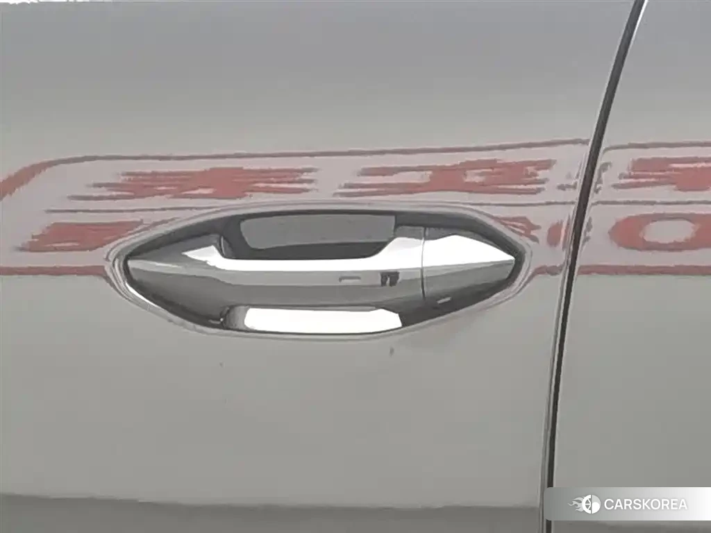 Audi Q5 e-tron id 4547556 из Китая 24