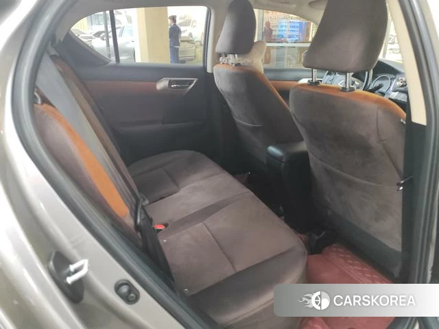 Lexus CT id 4262010 из Китая 17