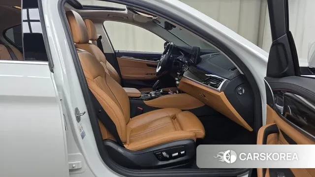 BMW 5 Series (G30) id 3335550 из Кореи 20