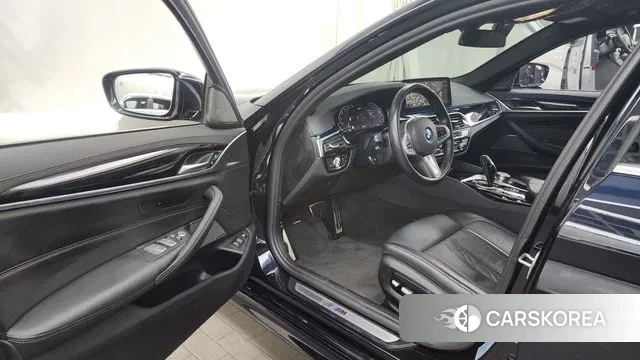 BMW 5 Series (G30) id 3467949 из Кореи 20