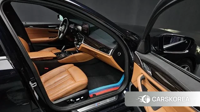 BMW 5 Series (G30) id 3349963 из Кореи 20