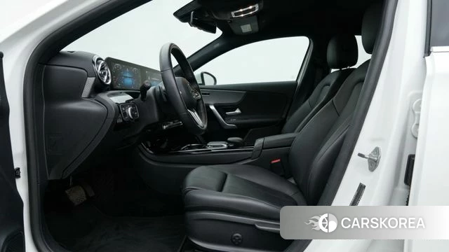 Mercedes-Benz A-Class W177 id 4604388 из Кореи 13