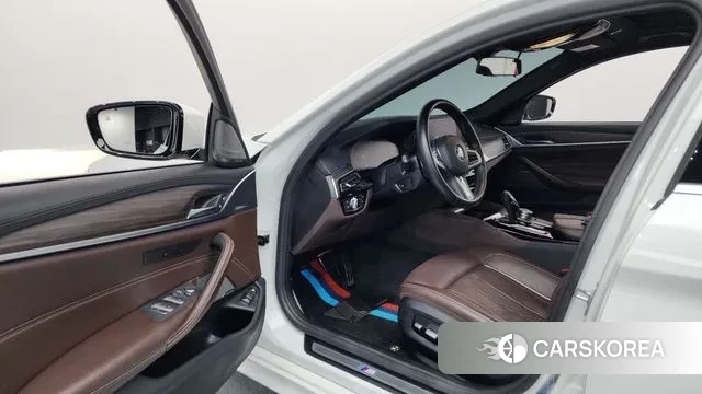 BMW 5 Series (G30) id 3607548 из Кореи 20