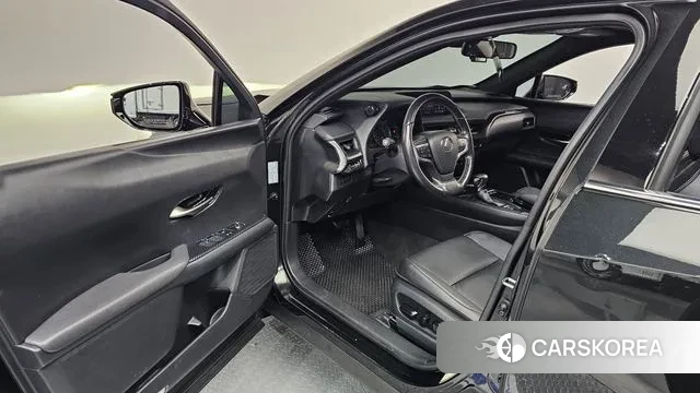 Lexus UX250h id 3766307 из Кореи 20