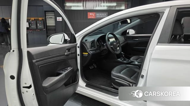 Hyundai Avante AD id 4310989 из Кореи 31