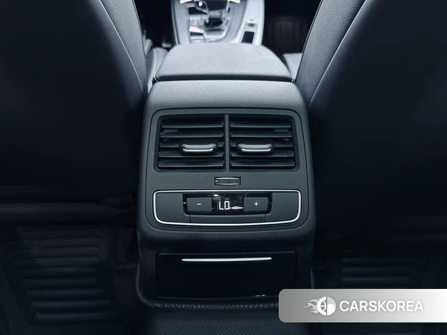 Audi A4L id 4275209 из Китая 14
