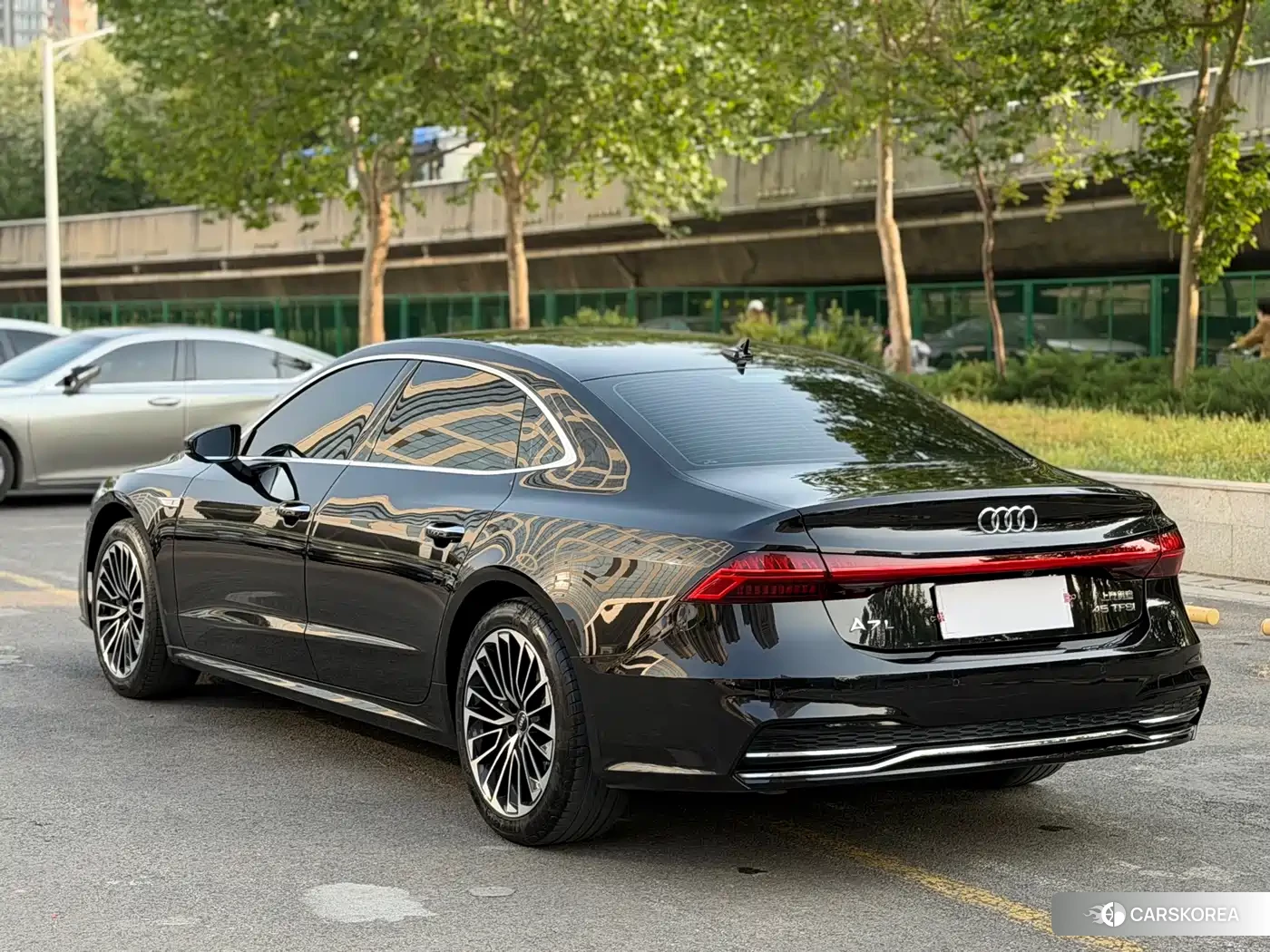 Audi A7L id 4600921 из Китая 17