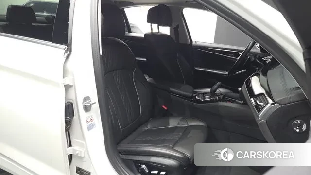 BMW 5 Series (G30) id 3479844 из Кореи 20