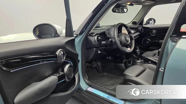 Mini Cooper S id 4292843 из Кореи 32