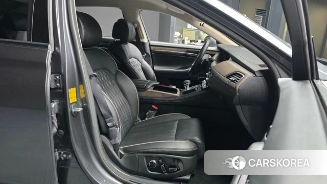 Genesis G90 id 4881593 из Кореи 37