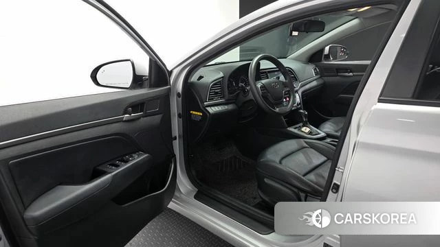 Hyundai Avante AD id 3966601 из Кореи 20