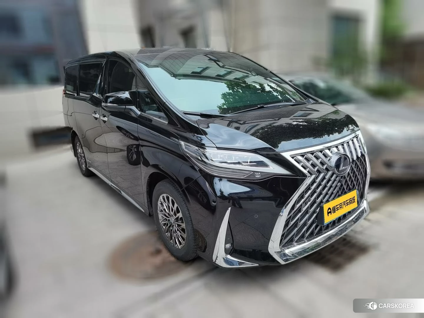 Lexus LM id 4468166 из Китая 21