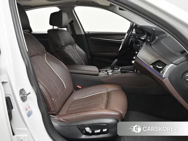 BMW 5 Series (G30) id 3567746 из Кореи 20