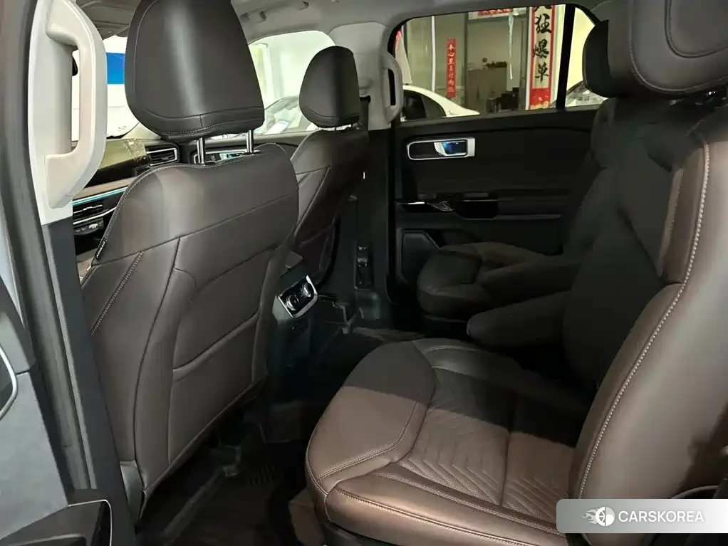Ford Explorer id 4601724 из Китая 14