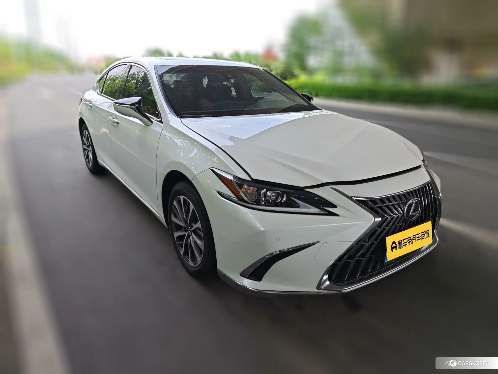 Lexus ES id 4440984 из Китая 21