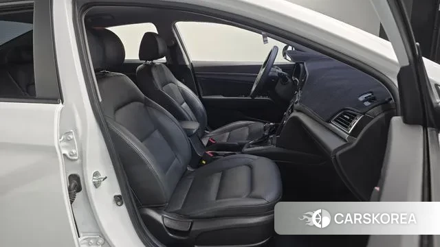 Hyundai Avante AD id 2981776 из Кореи 20