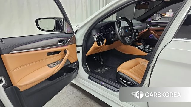 BMW 5 Series (G30) id 4019751 из Кореи 20