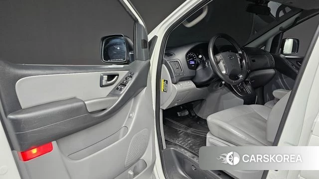 Hyundai The New Grand Starex id 4895195 из Кореи 31