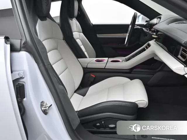 Porsche Taycan id 3353361 из Кореи 20