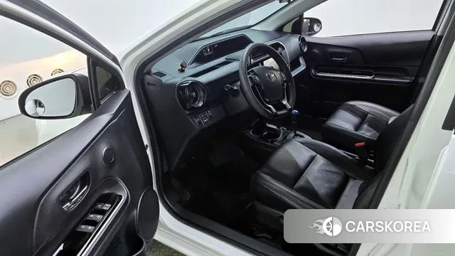 Toyota Prius C id 3039305 из Кореи 20