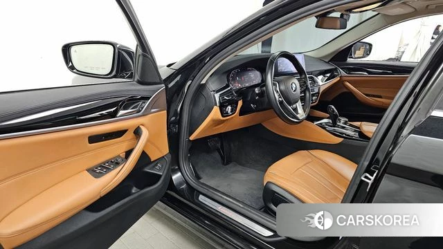 BMW 5 Series (G30) id 3813841 из Кореи 20