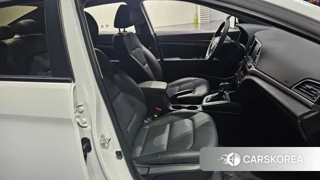 Hyundai Avante AD id 3494829 из Кореи 20