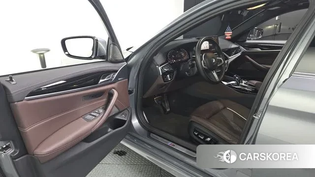 BMW 5 Series (G30) id 3634486 из Кореи 20