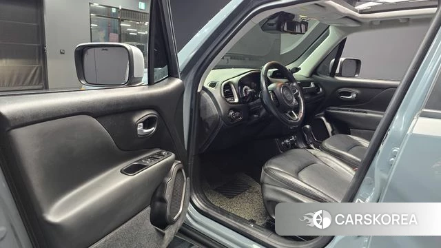 Jeep Renegade id 4543393 из Кореи 31