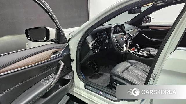 BMW 5 Series (G30) id 4318278 из Кореи 34