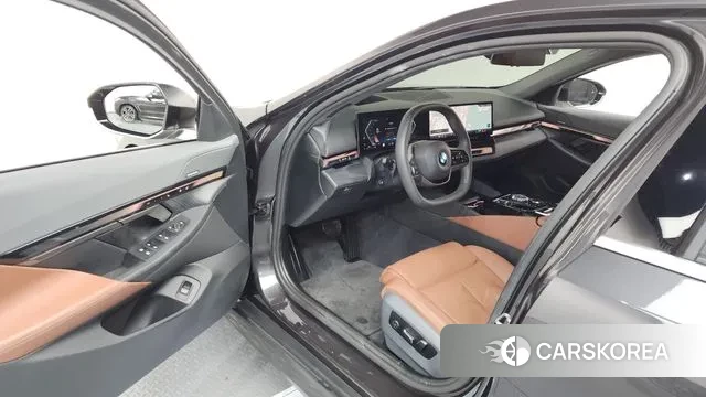 BMW 5 Series (G60) id 3721036 из Кореи 20