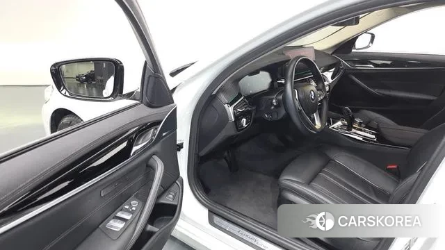 BMW 5 Series (G30) id 3366715 из Кореи 20