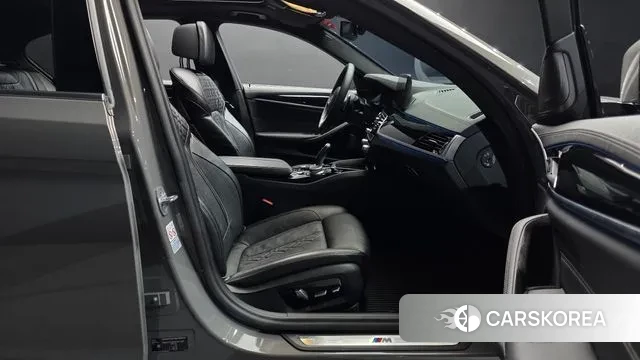 BMW 5 Series (G30) id 3708178 из Кореи 20