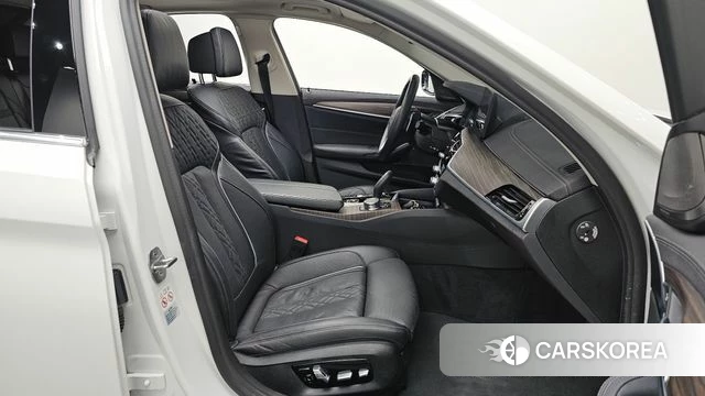 BMW 5 Series (G30) id 4641130 из Кореи 35