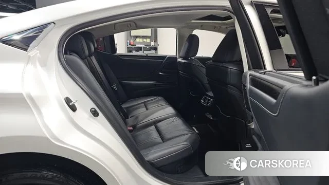 Lexus ES300h 7th generation id 3012093 из Кореи 20