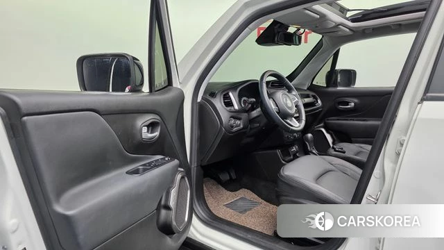 Jeep Renegade id 4566217 из Кореи 33