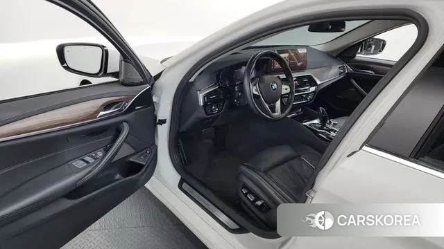 BMW 5 Series (G30) id 3566626 из Кореи 20