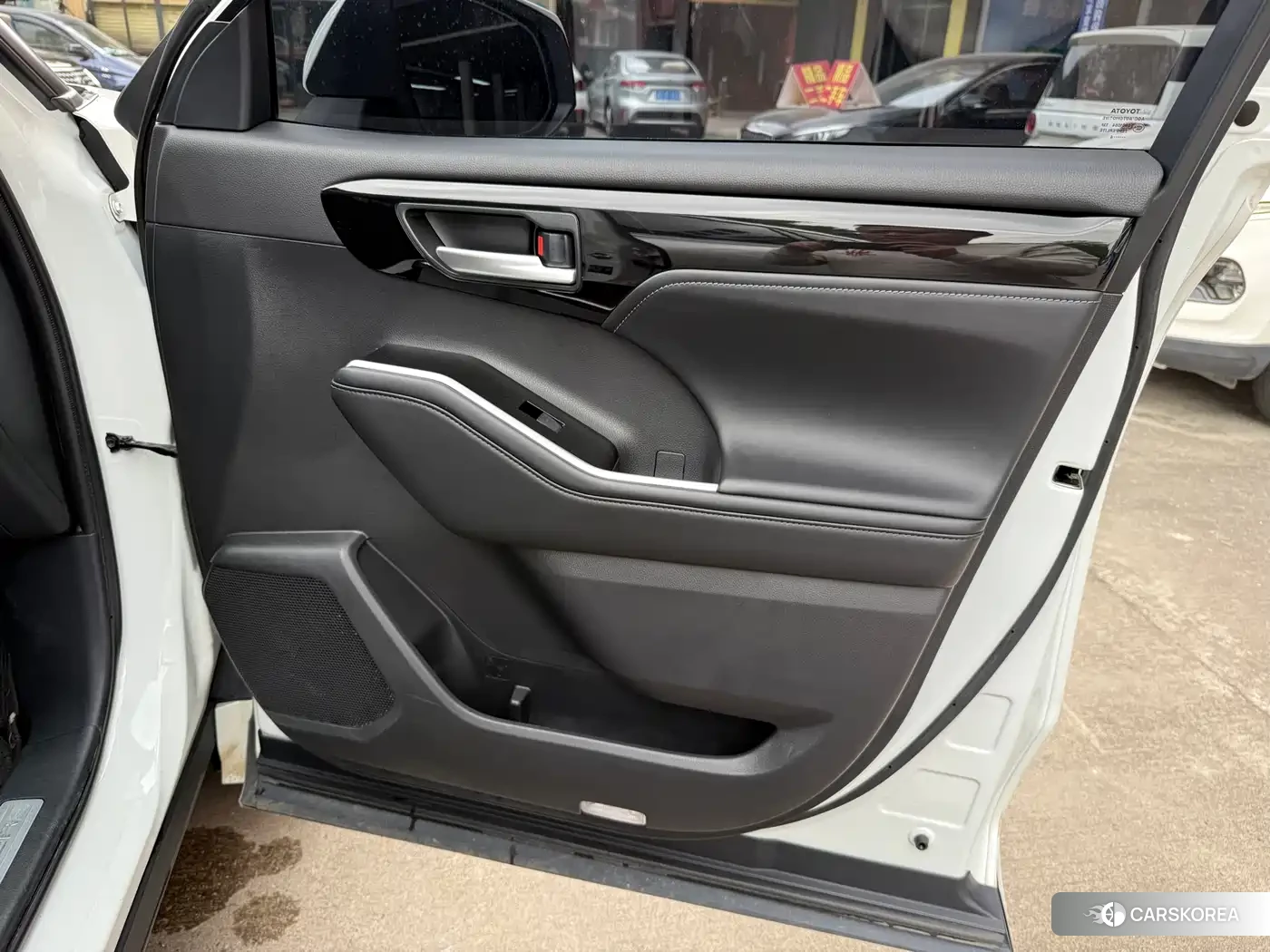 Toyota Highlander id 4629691 из Китая 32