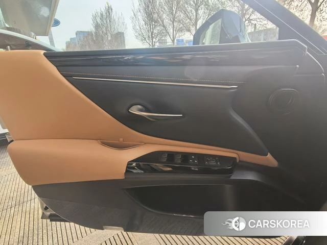 Lexus ES id 4259030 из Китая 12
