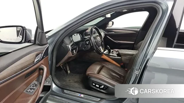 BMW 5 Series (G30) id 3742854 из Кореи 20