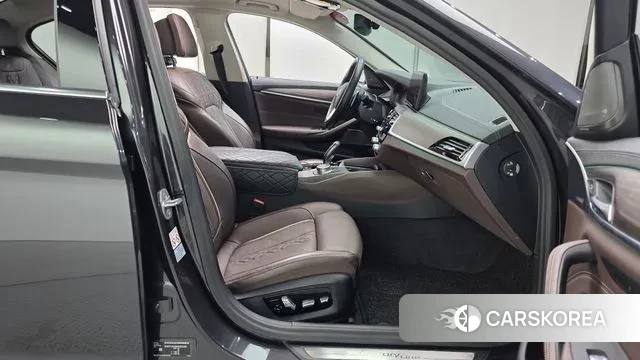 BMW 5 Series (G30) id 3577796 из Кореи 20