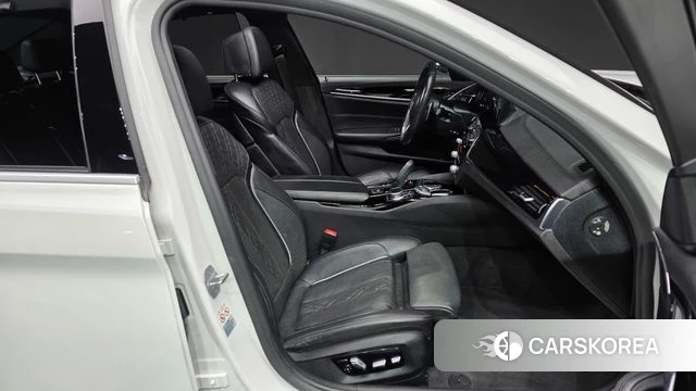 BMW 5 Series (G30) id 3853811 из Кореи 20