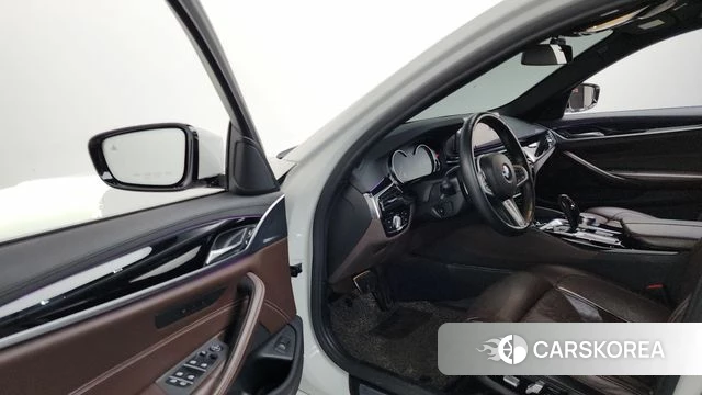 BMW 5 Series (G30) id 4689376 из Кореи 32