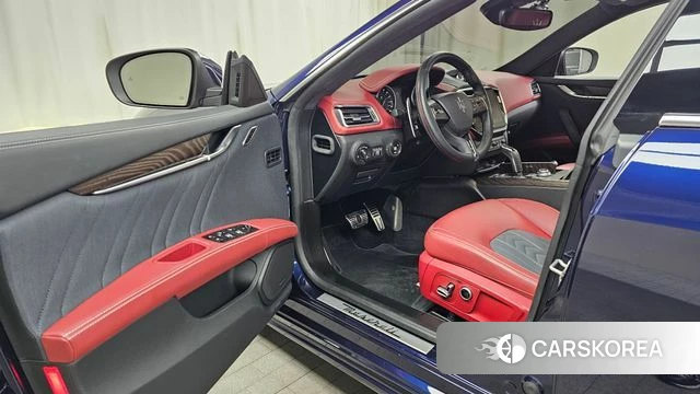 Maserati Ghibli id 3819196 из Кореи 20