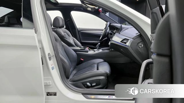 BMW 5 Series (G30) id 3925105 из Кореи 20