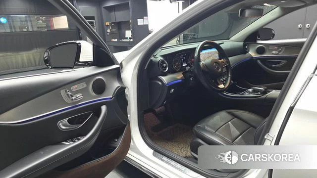 Mercedes-Benz E-Class W213 id 4647856 из Кореи 31
